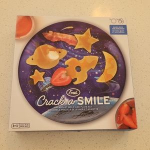 Fred Crack a Smile Mold & Plate Set